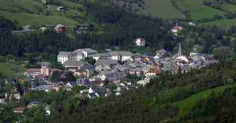 Catastrophe naturelle : un séisme a fait trembler des maisons dans le Sud-Est de la France séisme Sud-Est de la France