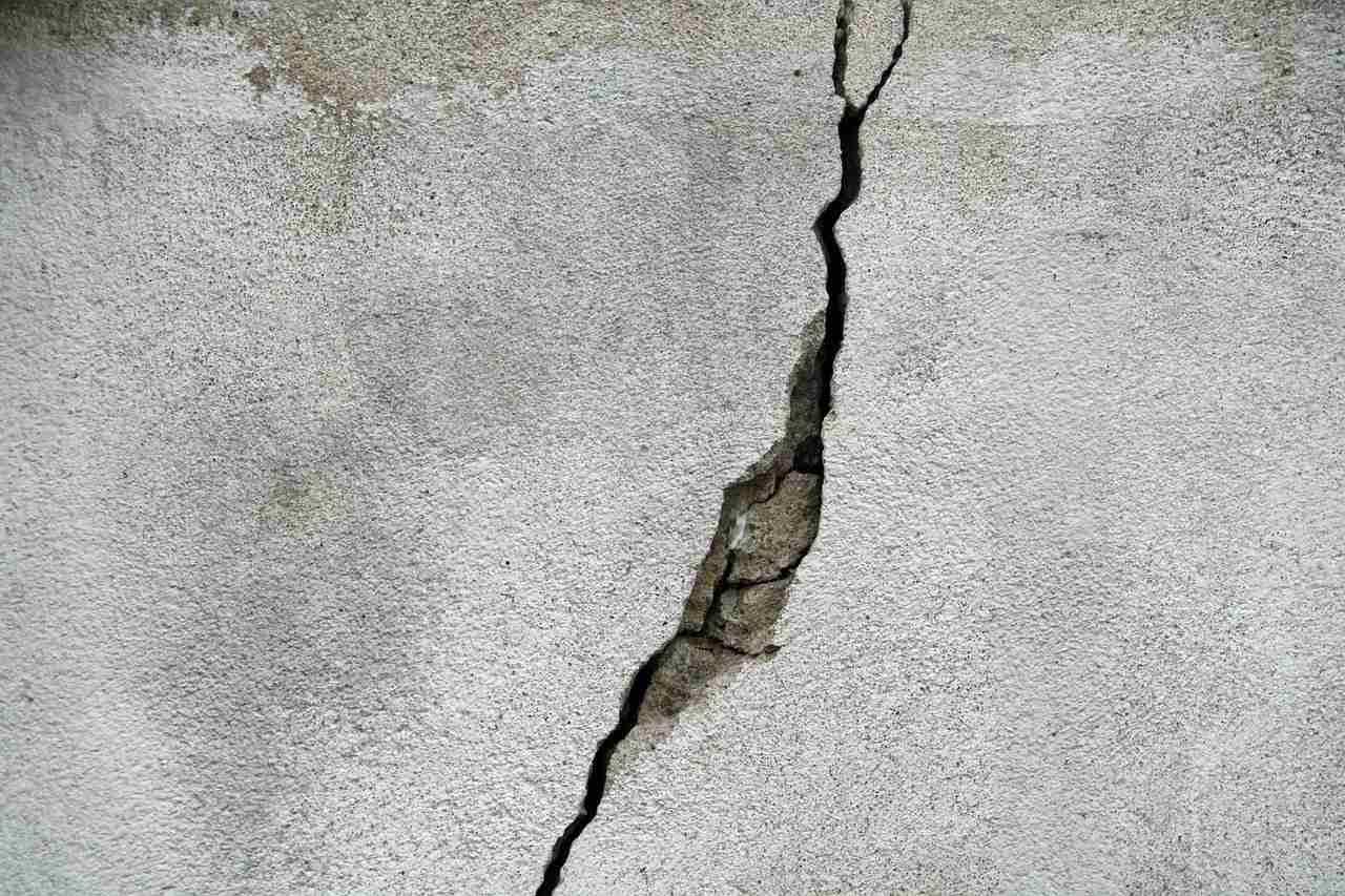Fissures bâtiment neuf