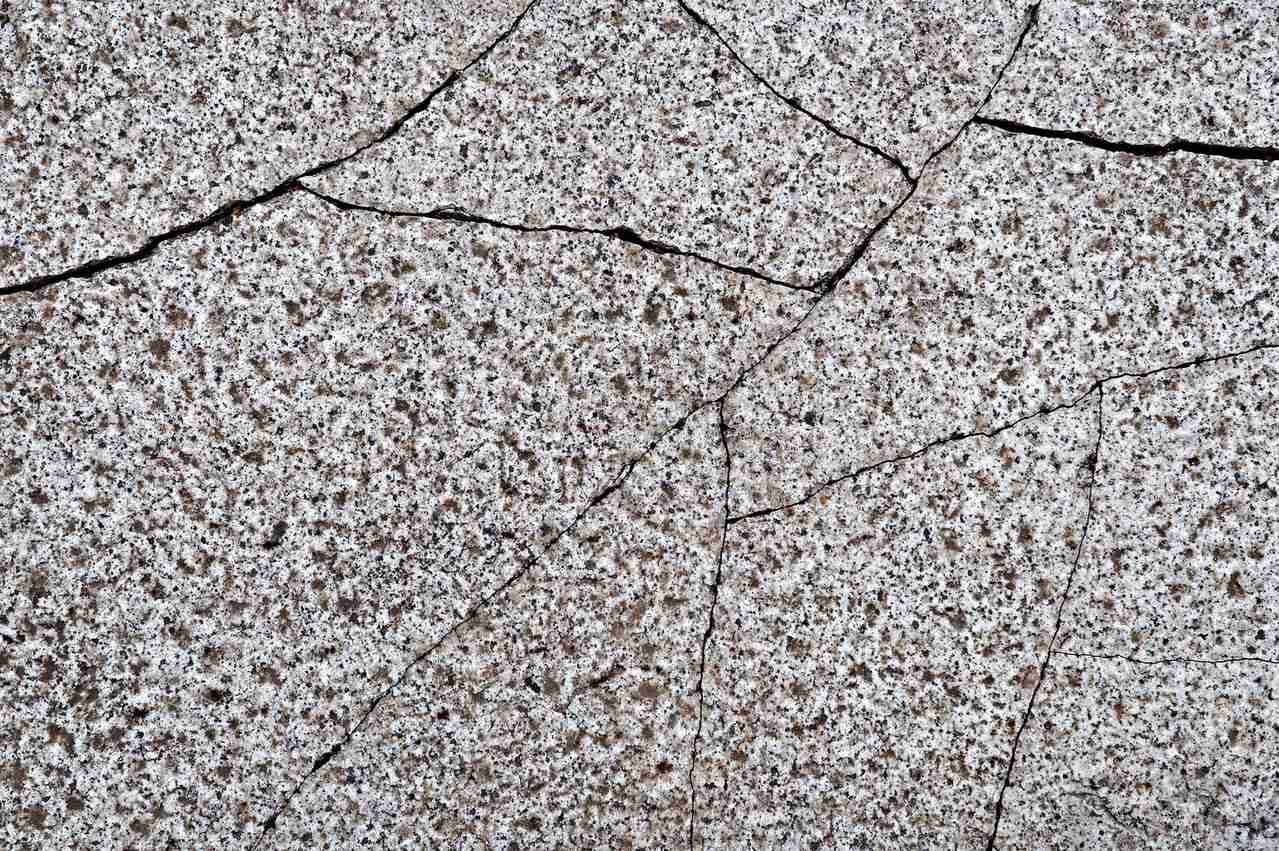 traitement fissures maison